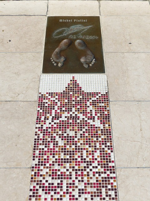 作为一支典 作为一支典